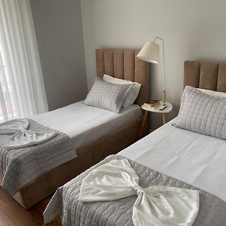 New Bazaar, Grand Apartment Tiranë Ngoại thất bức ảnh