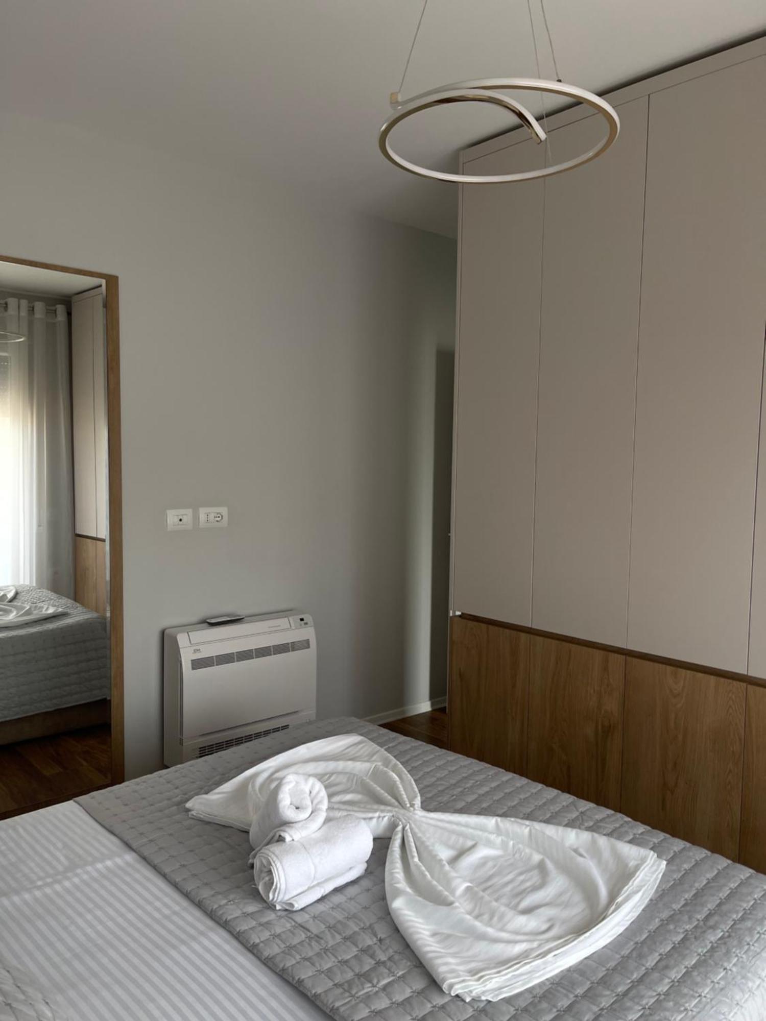 New Bazaar, Grand Apartment Tiranë Ngoại thất bức ảnh