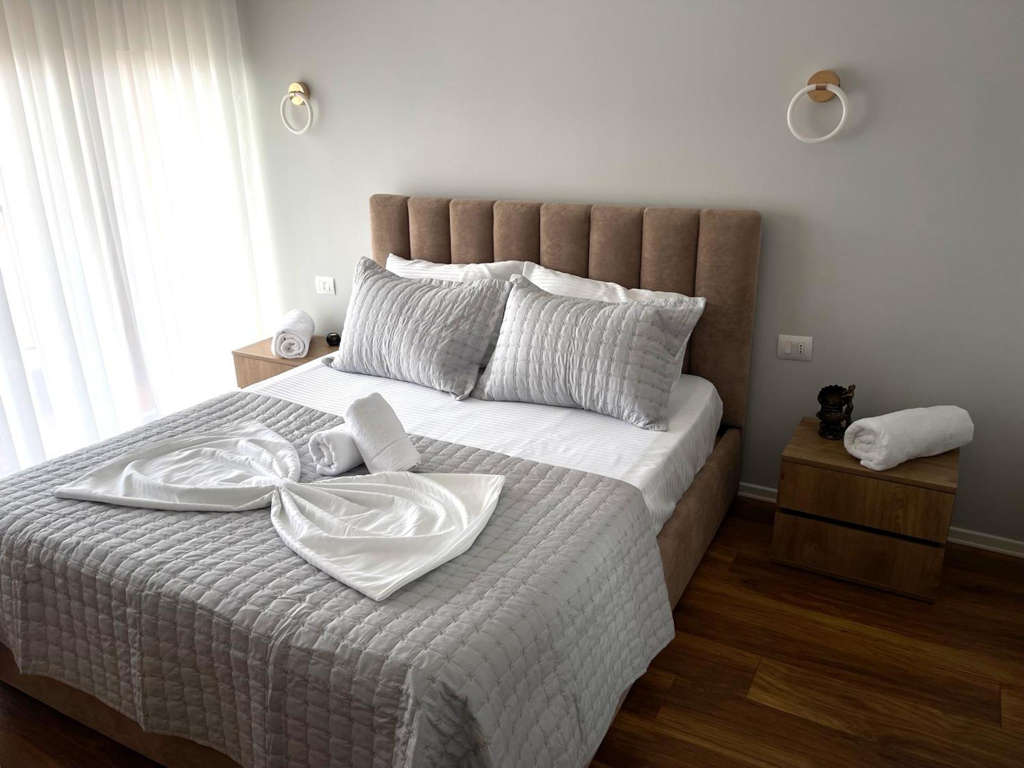New Bazaar, Grand Apartment Tiranë Ngoại thất bức ảnh